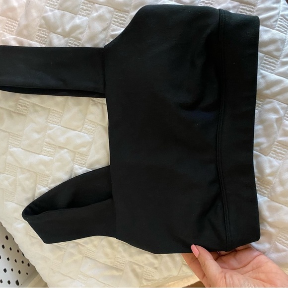 Gilly Hicks Black Activewear sports bra - Picture 5 of 6